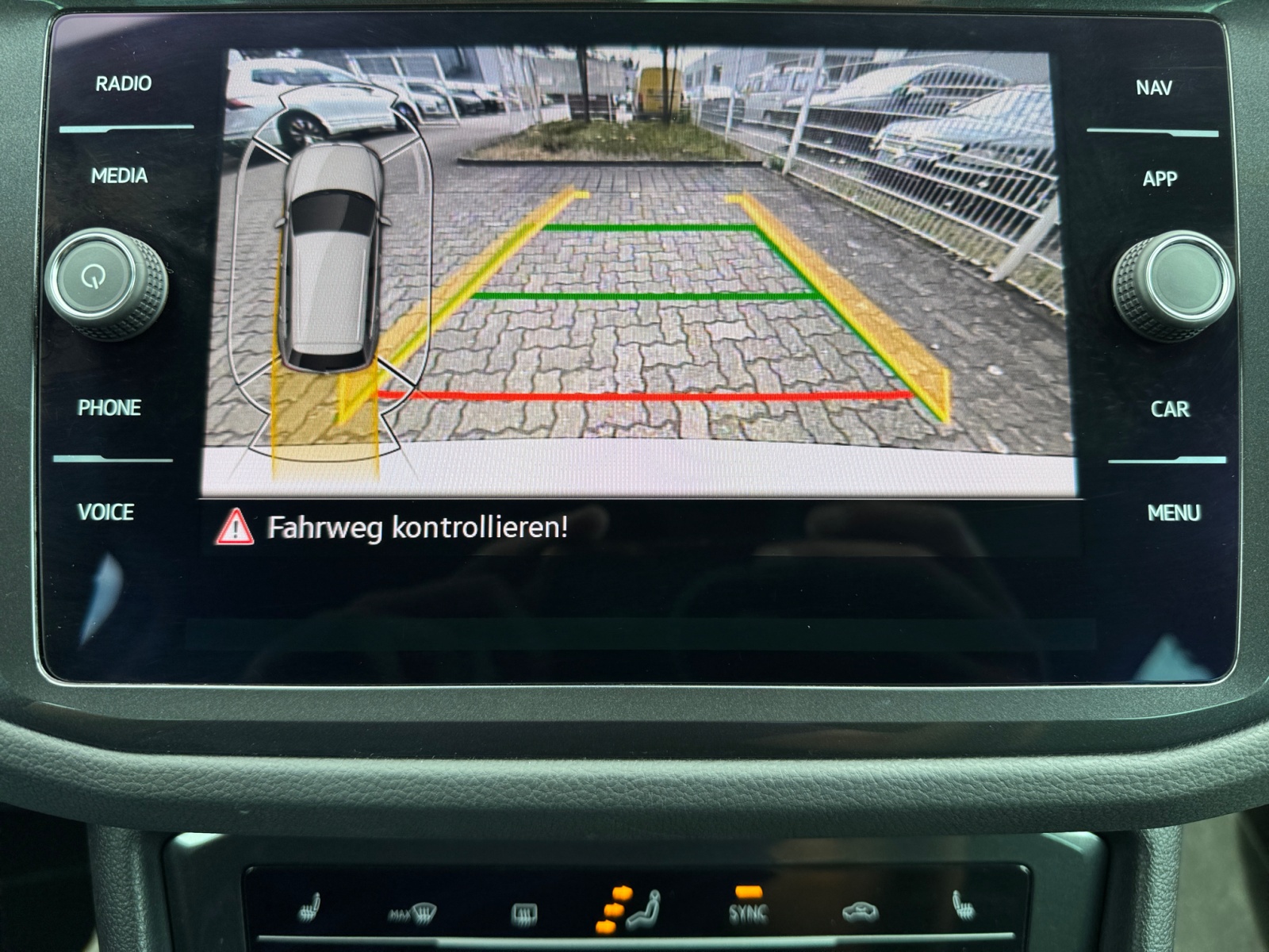Tiguan Elegance 1.5TSI DSG AHK NAVI ASSISTENZ PLUS KAM