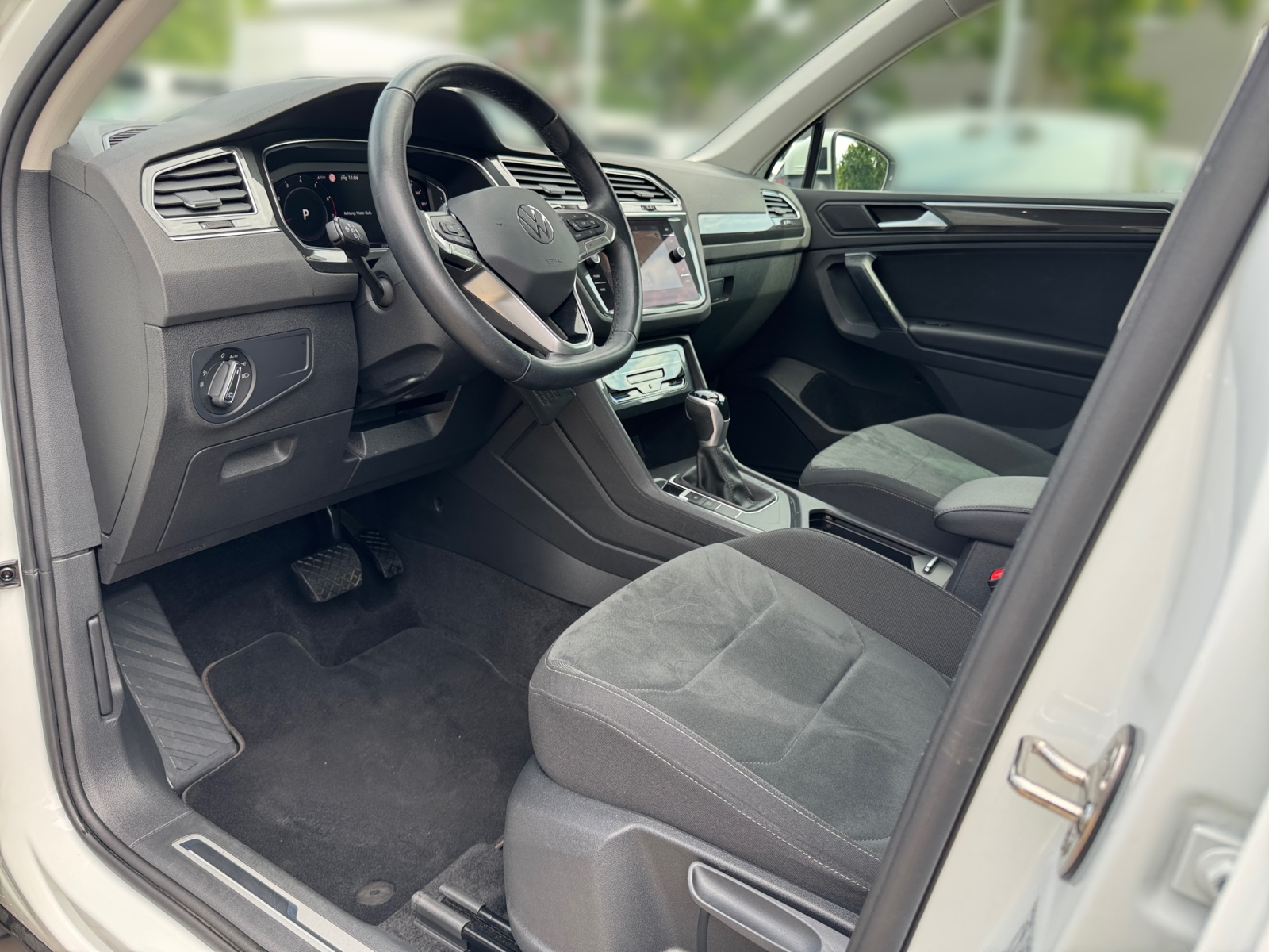 Tiguan Elegance 1.5TSI DSG AHK NAVI ASSISTENZ PLUS KAM