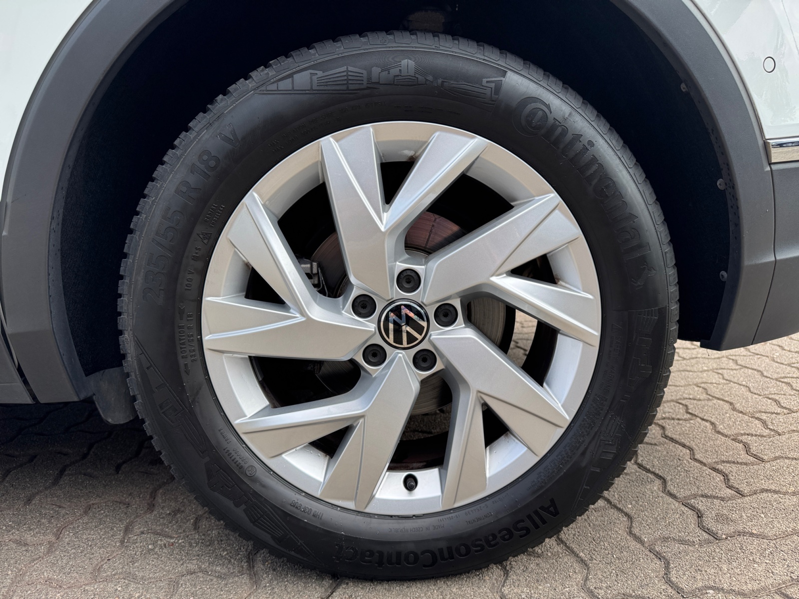 Tiguan Elegance 1.5TSI DSG AHK NAVI ASSISTENZ PLUS KAM