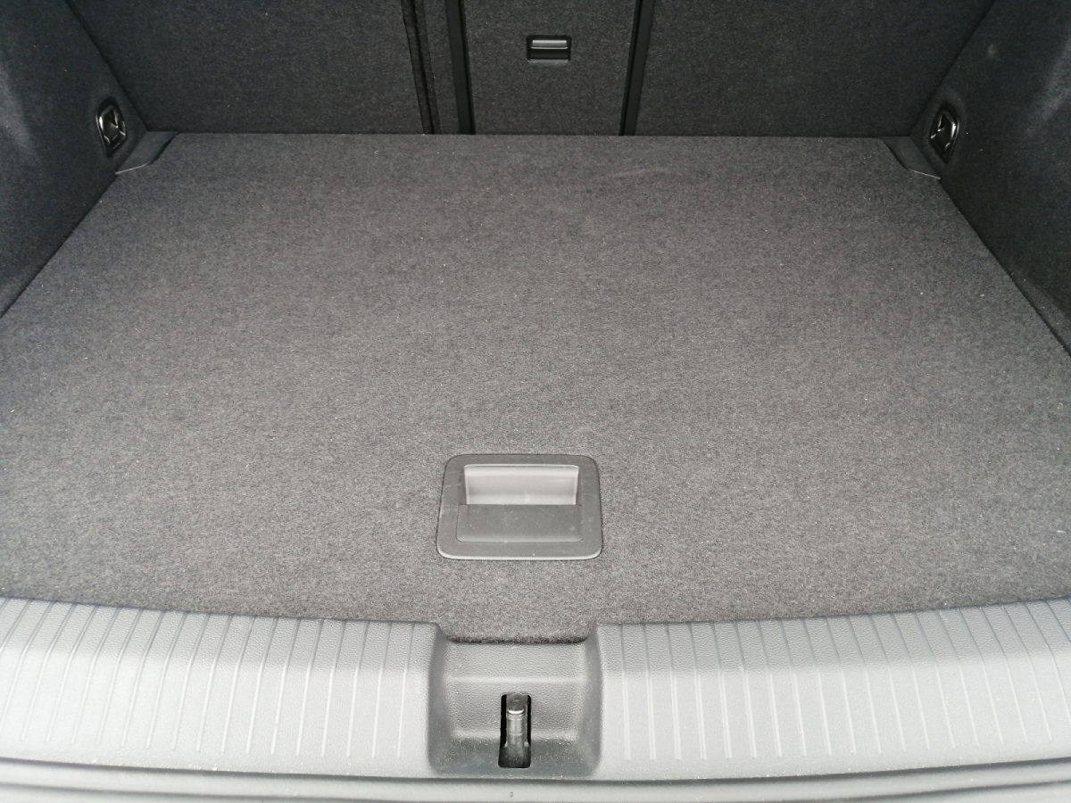 T-ROC Style 1.5TSI DSG AHK NAVI ,PDC,Virtual,ACC