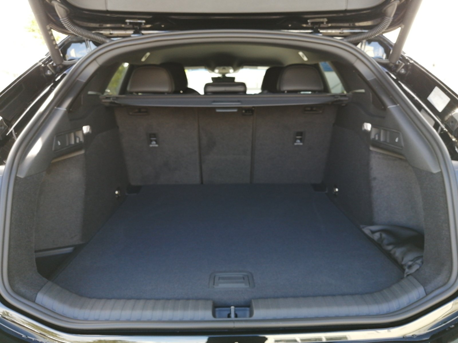 A6 Avant e-tron performance 270 kW BO,S Line,360