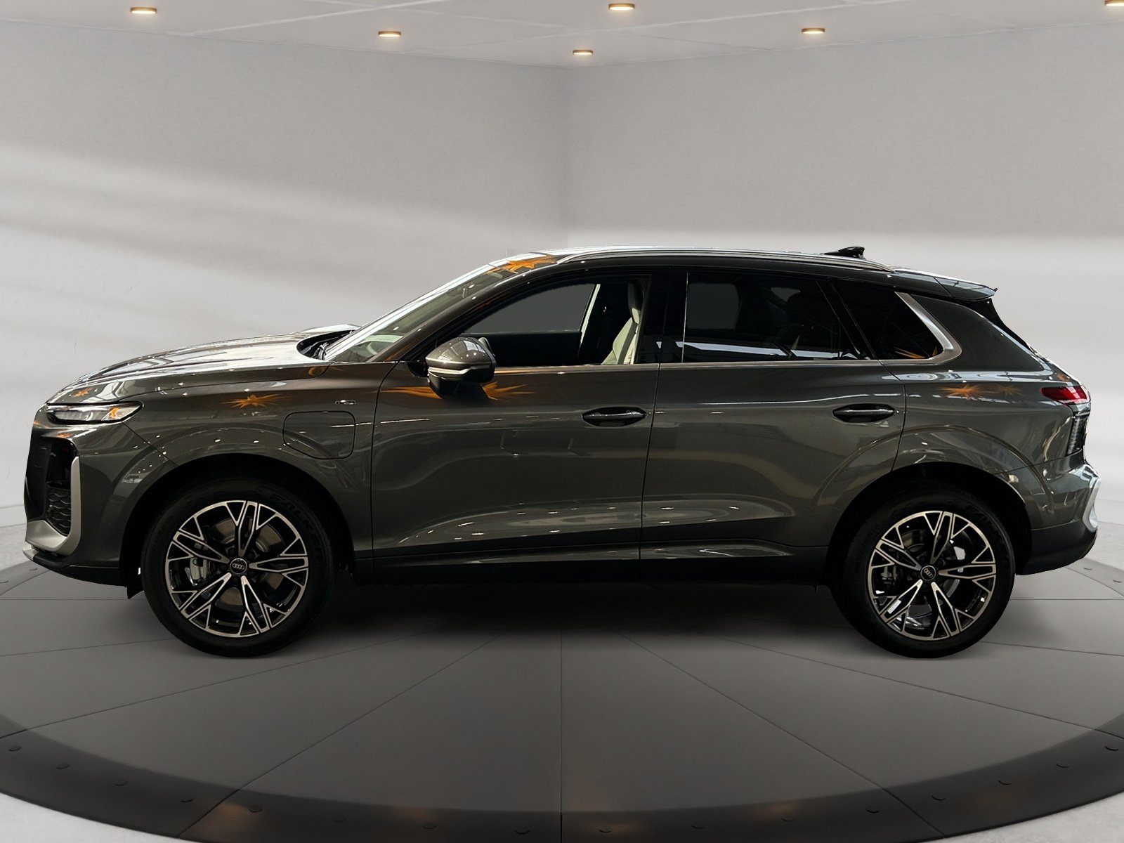 Q3 SUV e-hybrid 200 kW S tronic S Line,Kam.,ACC