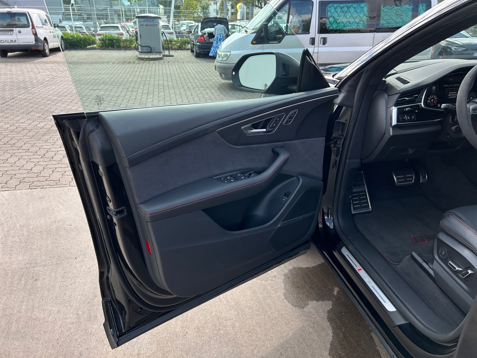 RSQ8 SUV performance matrix,360,HUD,Kam.,Laser