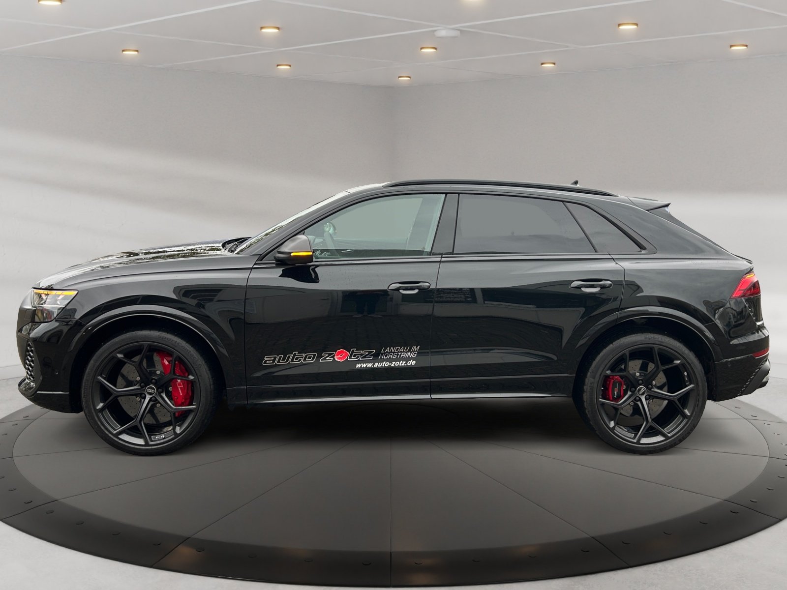 RSQ8 SUV performance matrix,360,HUD,Kam.,Laser