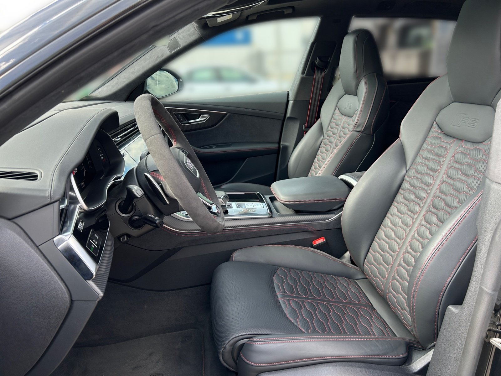 RSQ8 SUV performance matrix,360,HUD,Kam.,Laser