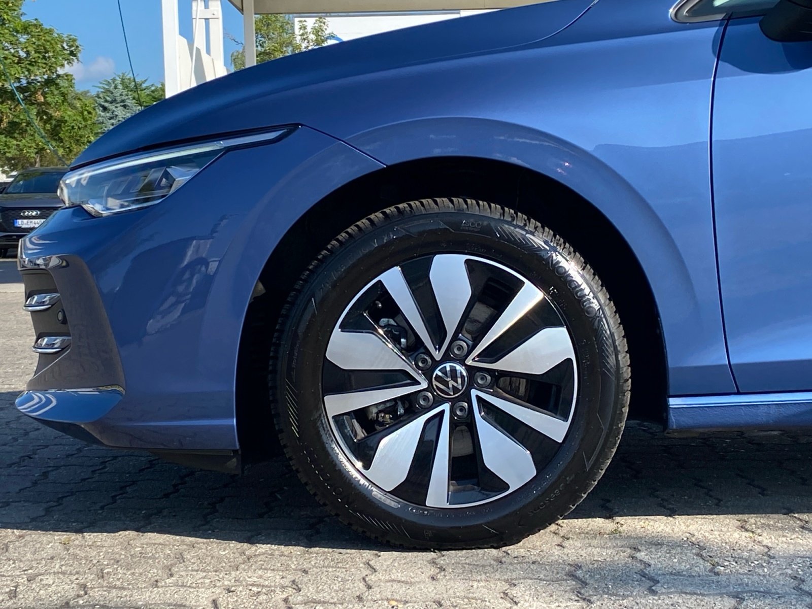 Golf VIII 1.5 eTSI DSG Kam.,PDC,Virtual,ACC,AHK