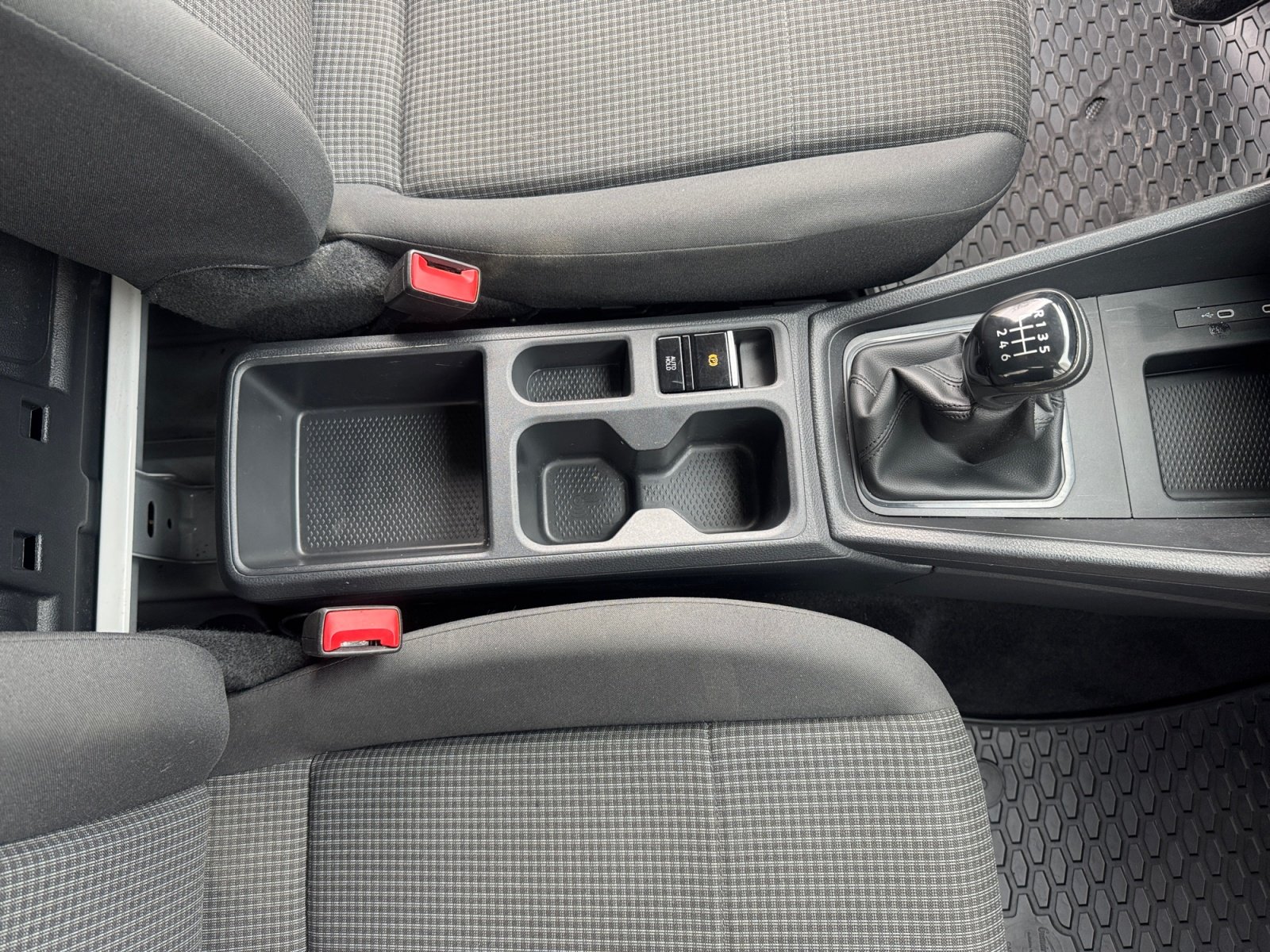 Caddy Cargo 2.0TDI Kasten AHK,SHZ,SoundSys