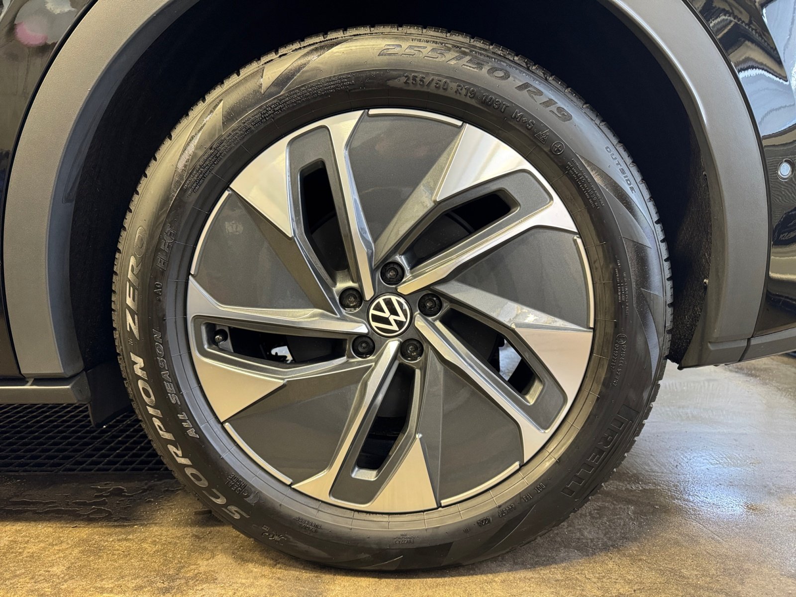 ID.5 PRO 286PS 77 kWh IQ.Light 360,Kam.,PDC,ACC