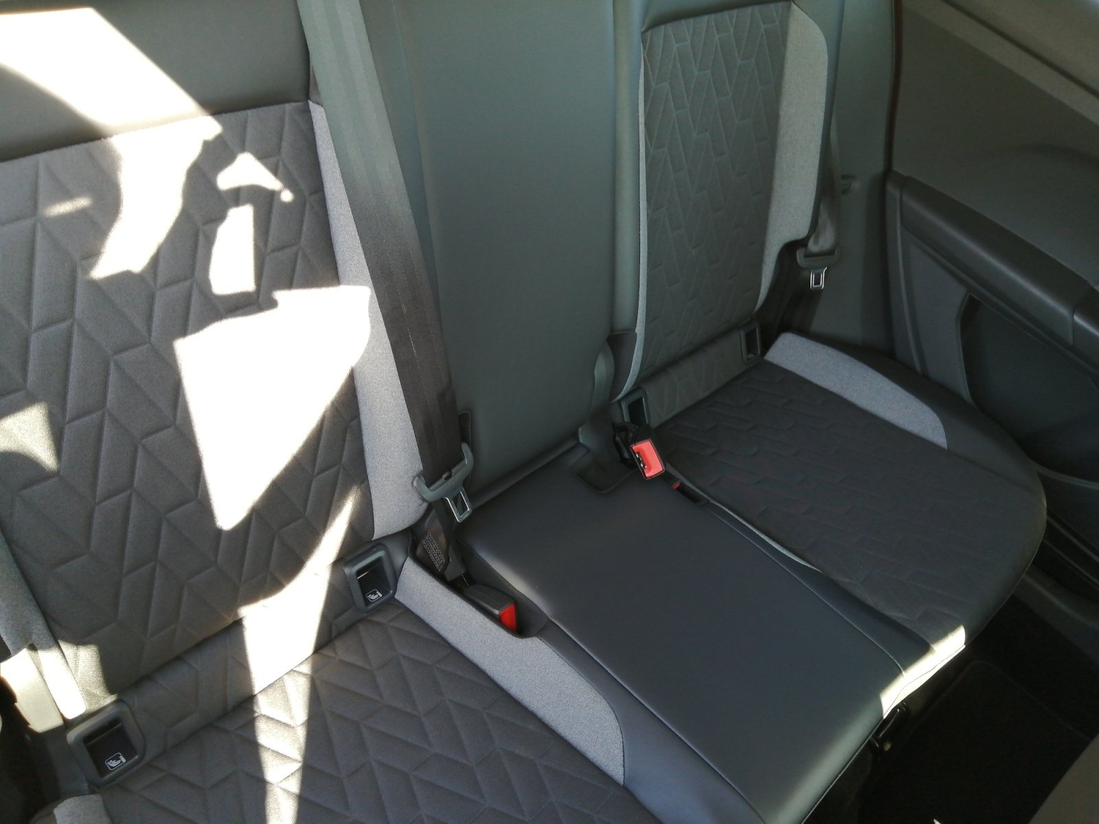 T-Cross 1.0TSI LIFE PDC,Virtual,ACC,LED,2xKlima