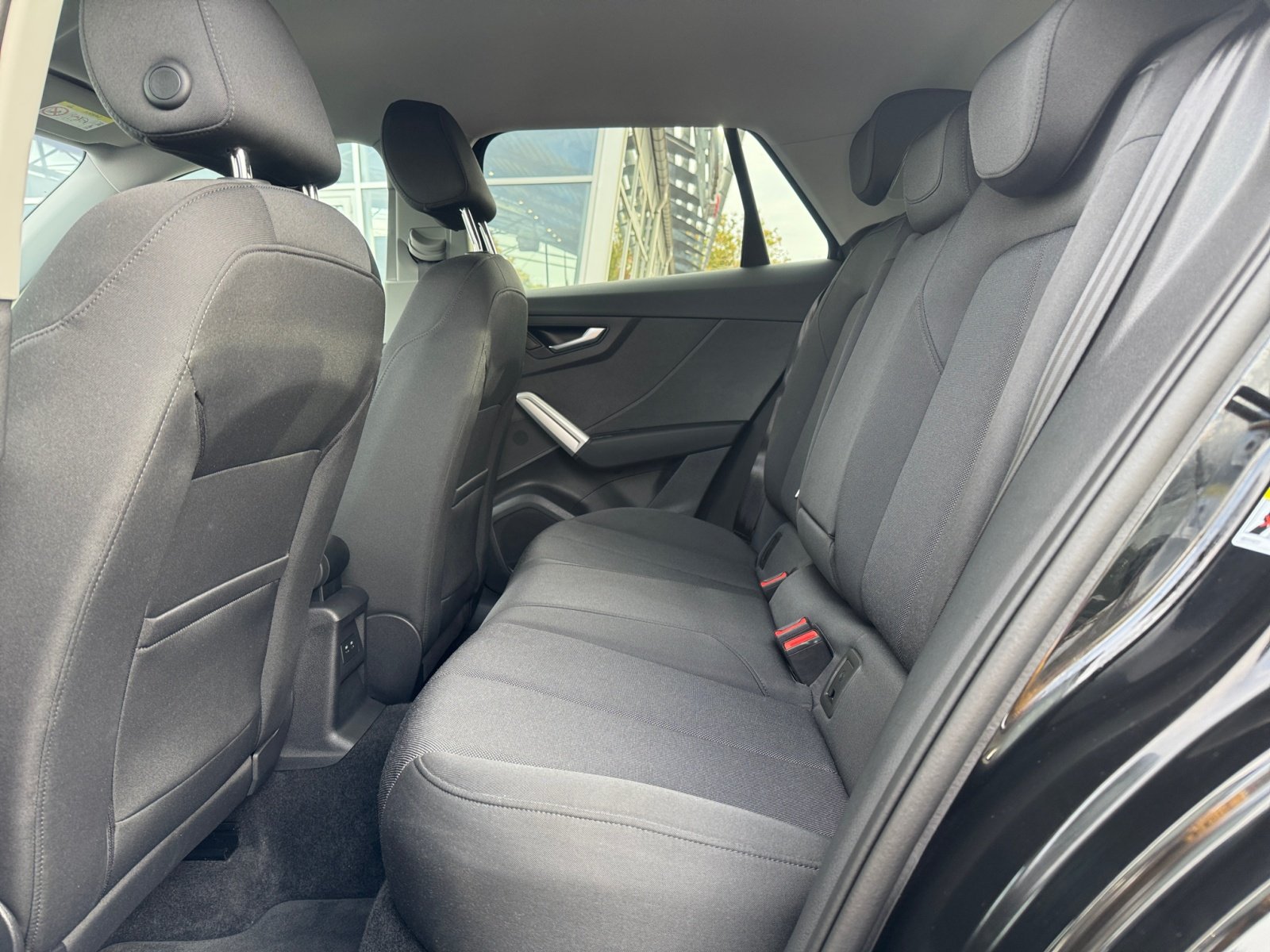 Q2 advanced 35 TFSI S tronic matrix, AHK, Navi