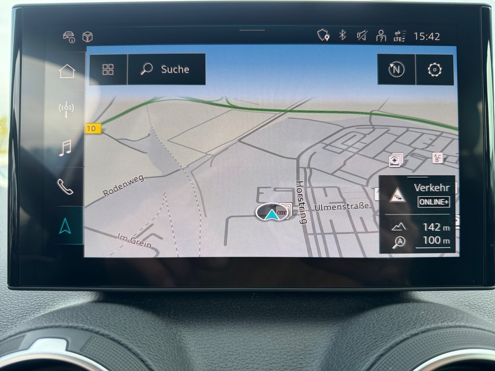 Q2 advanced 35 TFSI S tronic matrix, AHK, Navi