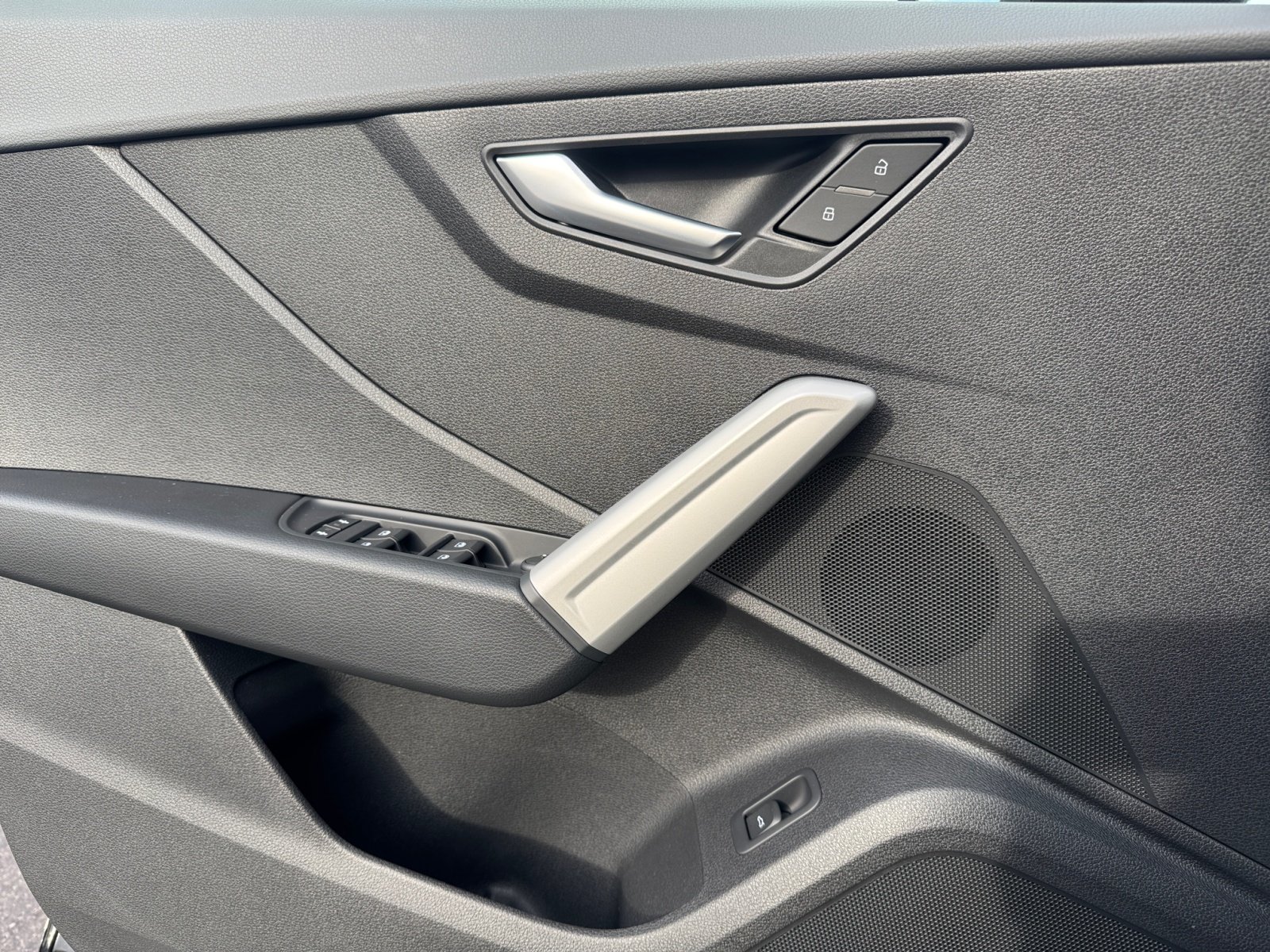 Q2 advanced 35 TFSI S tronic matrix, AHK, Navi