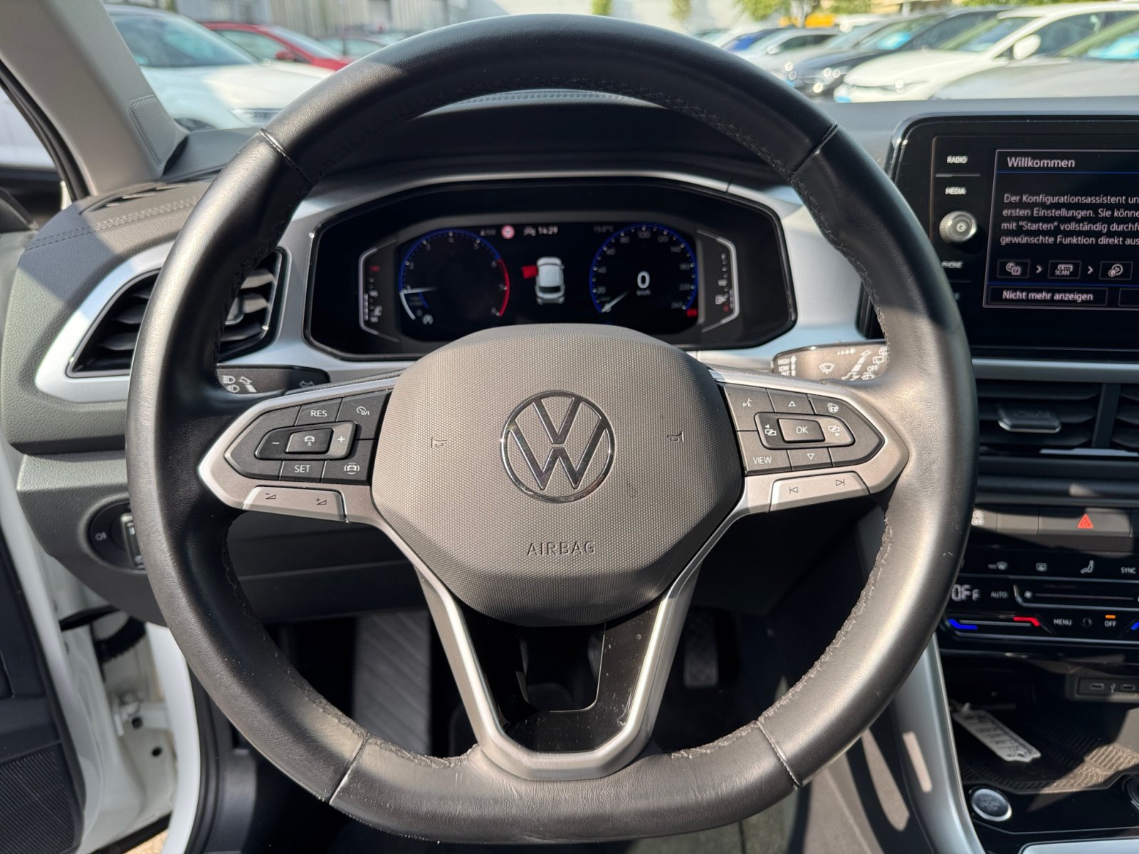 T-ROC 1.0TSI LIFE Kam.,PDC,Virtual,ACC,LED,Navi