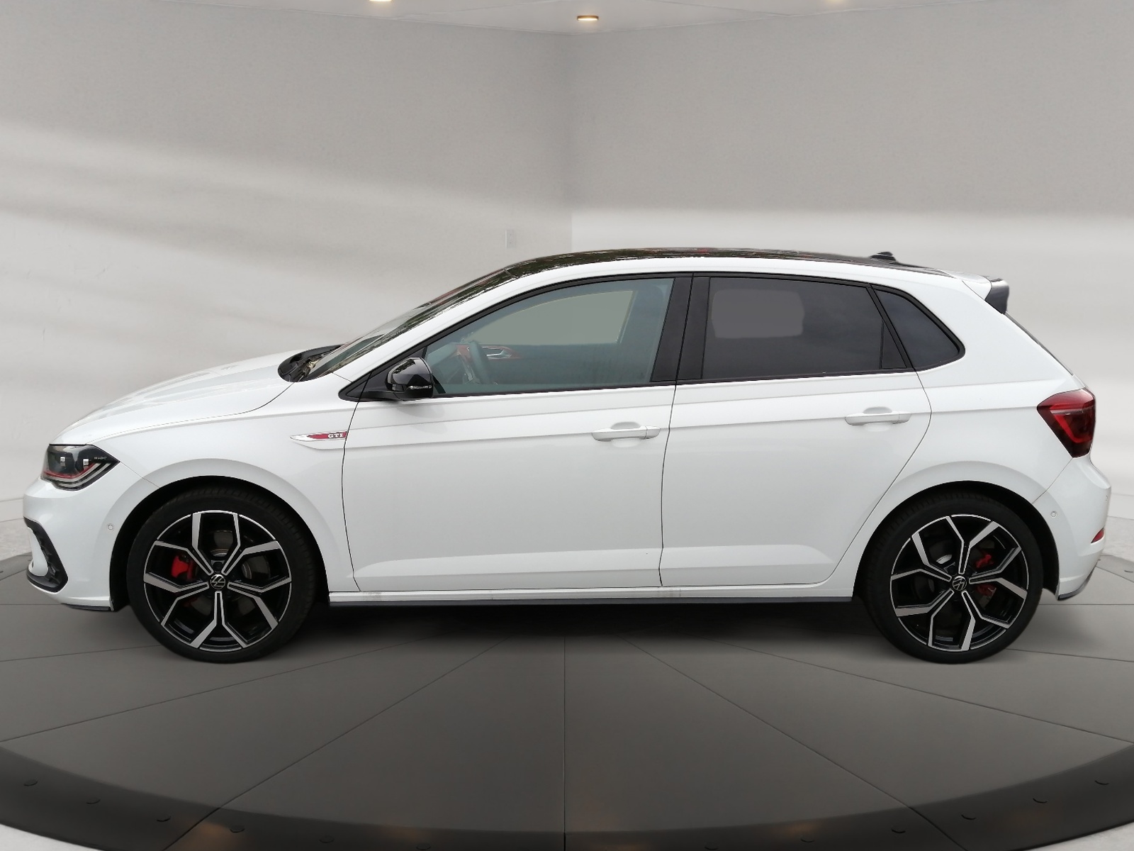 Polo GTI 2.0TSI DSG ,PDC,Virtual,Kam.,ACC,Navi