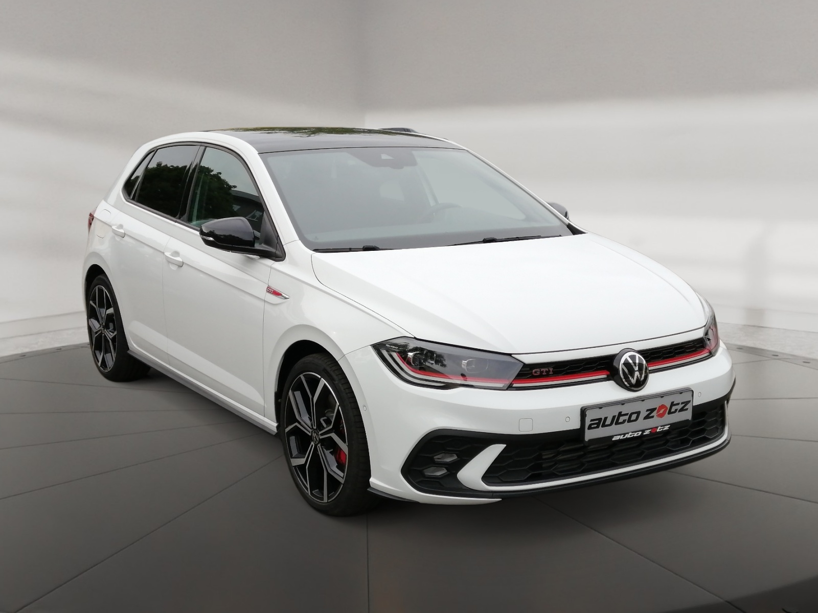 Polo GTI 2.0TSI DSG ,PDC,Virtual,Kam.,ACC,Navi