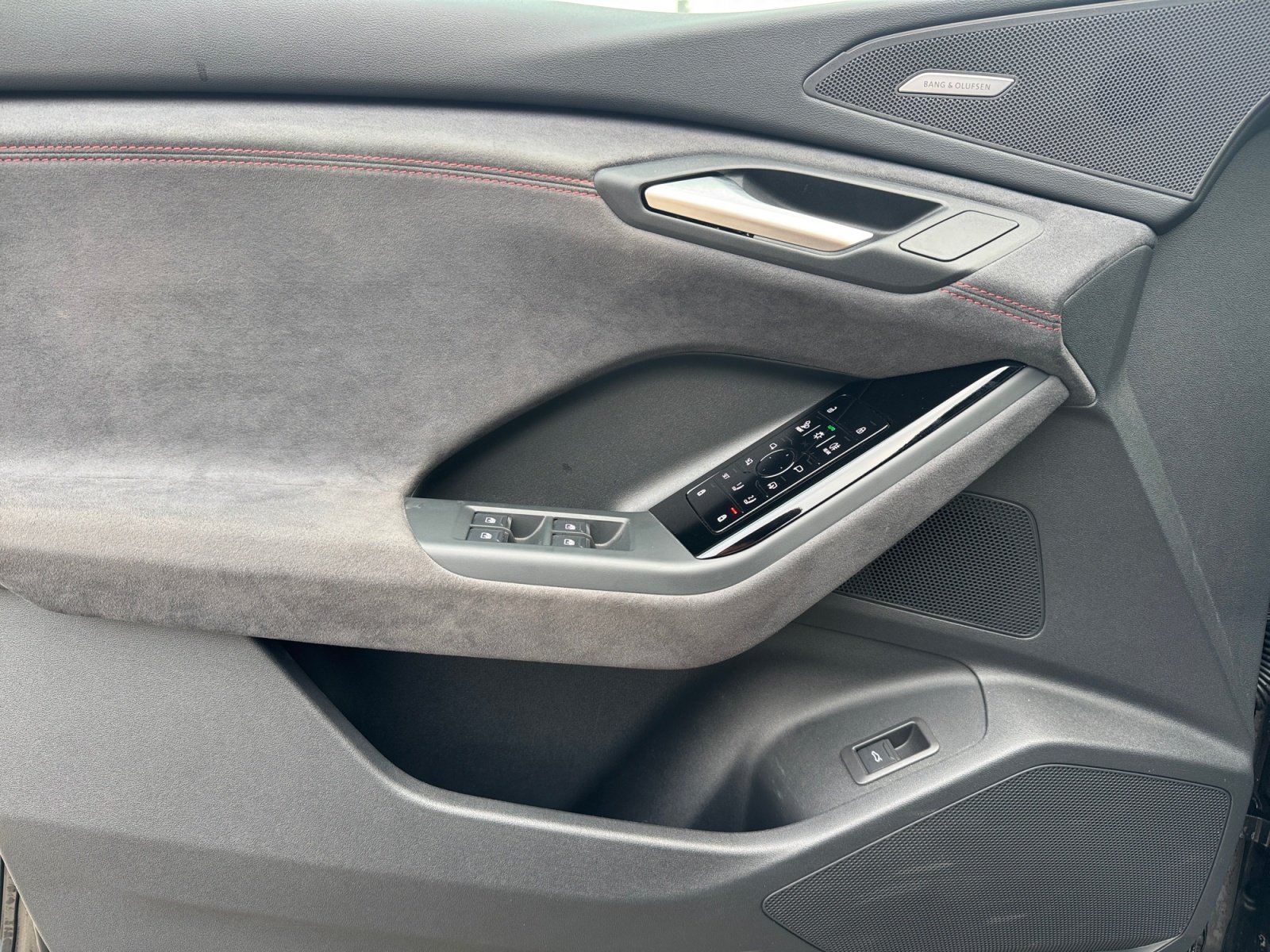 Q6 e-tron quattro 285 kW BO,S Line,360,HUD,Kam.