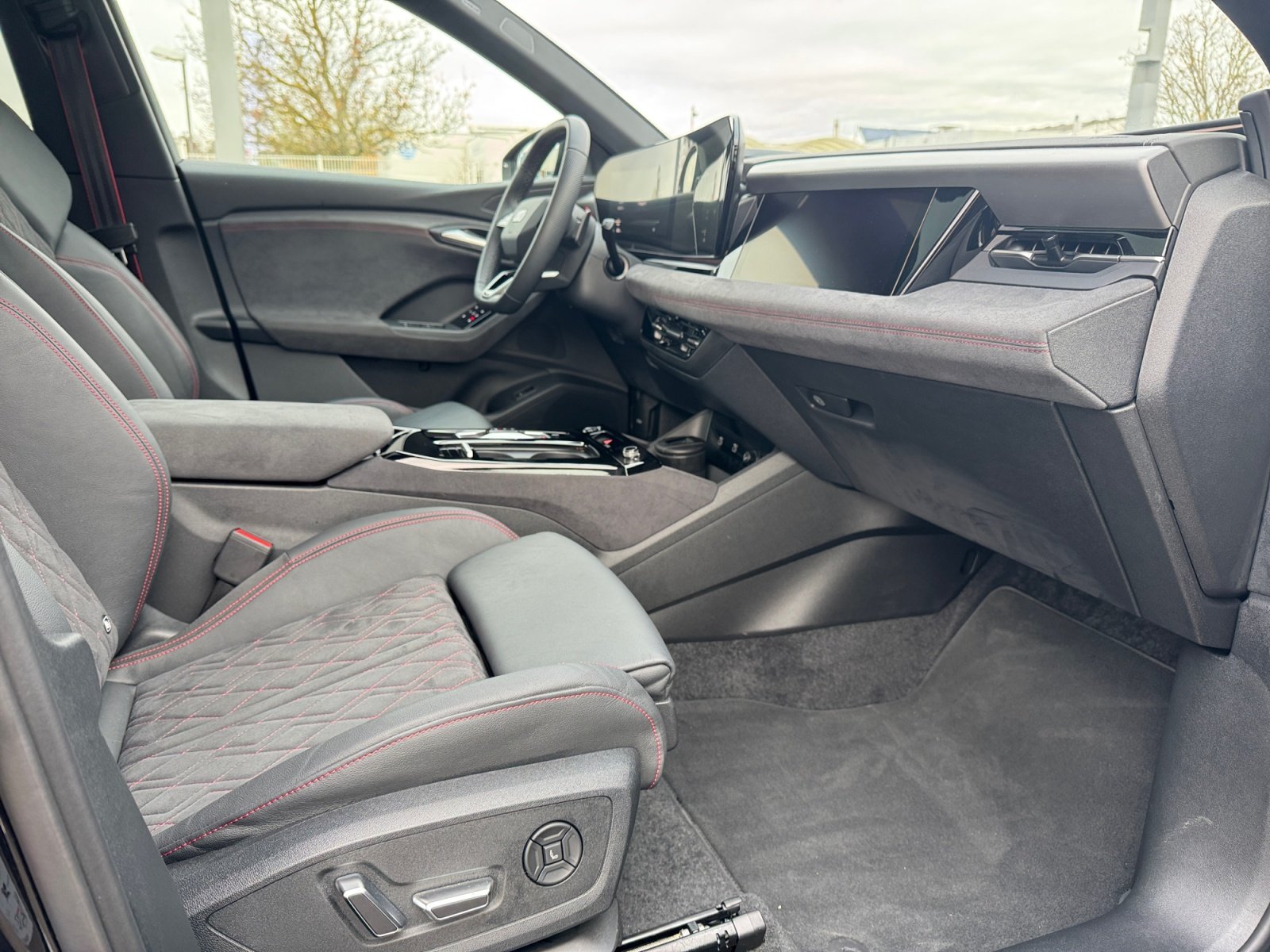 Q6 e-tron quattro 285 kW BO,S Line,360,HUD,Kam.