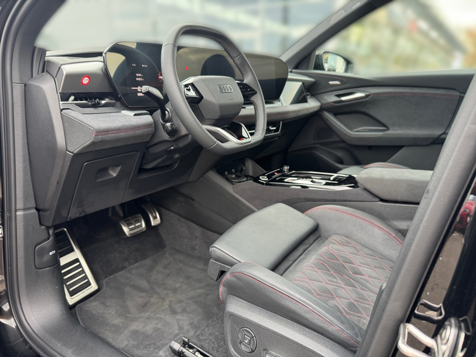 Q6 e-tron quattro 285 kW BO,S Line,360,HUD,Kam.