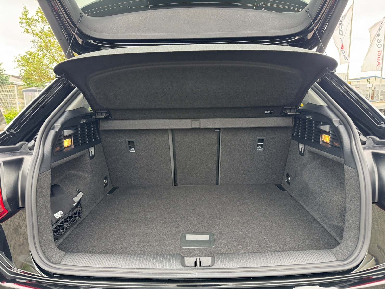 Q2 Advanced 35 TFSI S tronic matrix,Kam.,PDC,AHK