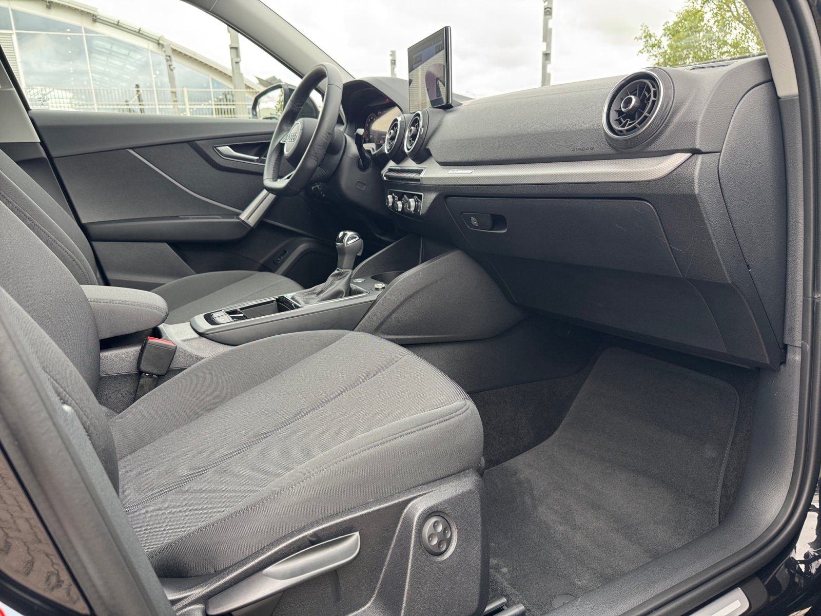 Q2 Advanced 35 TFSI S tronic matrix,Kam.,PDC,AHK