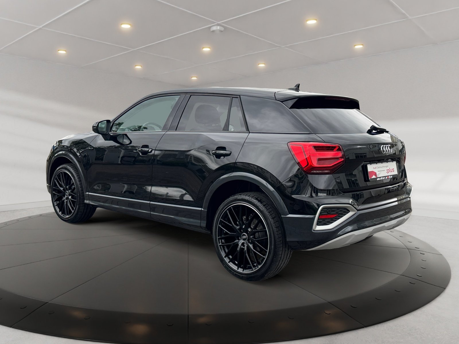 Q2 Advanced 35 TFSI S tronic matrix,Kam.,PDC,AHK