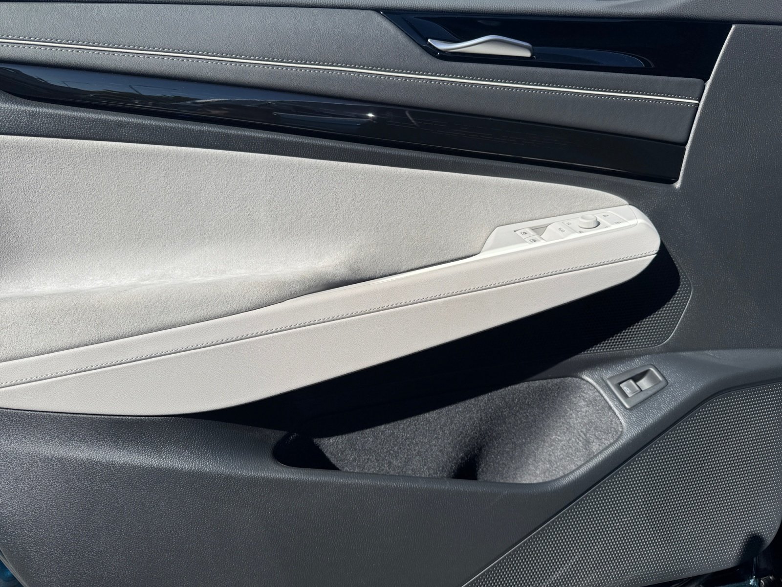 ID.7 Tourer Pro 77 kWh 1-Gang-Automatik 360,HUD