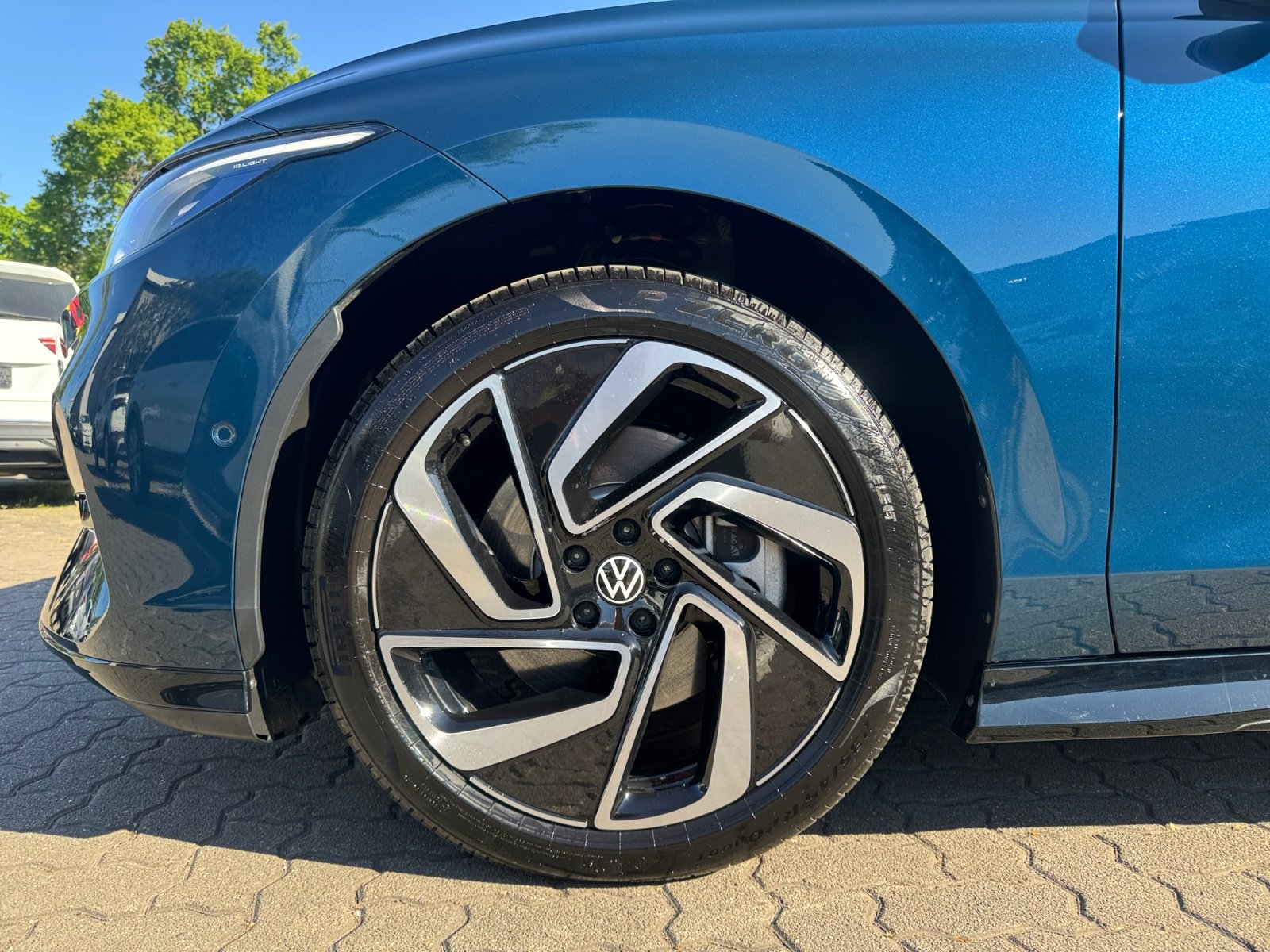 ID.7 Tourer Pro 77 kWh 1-Gang-Automatik 360,HUD