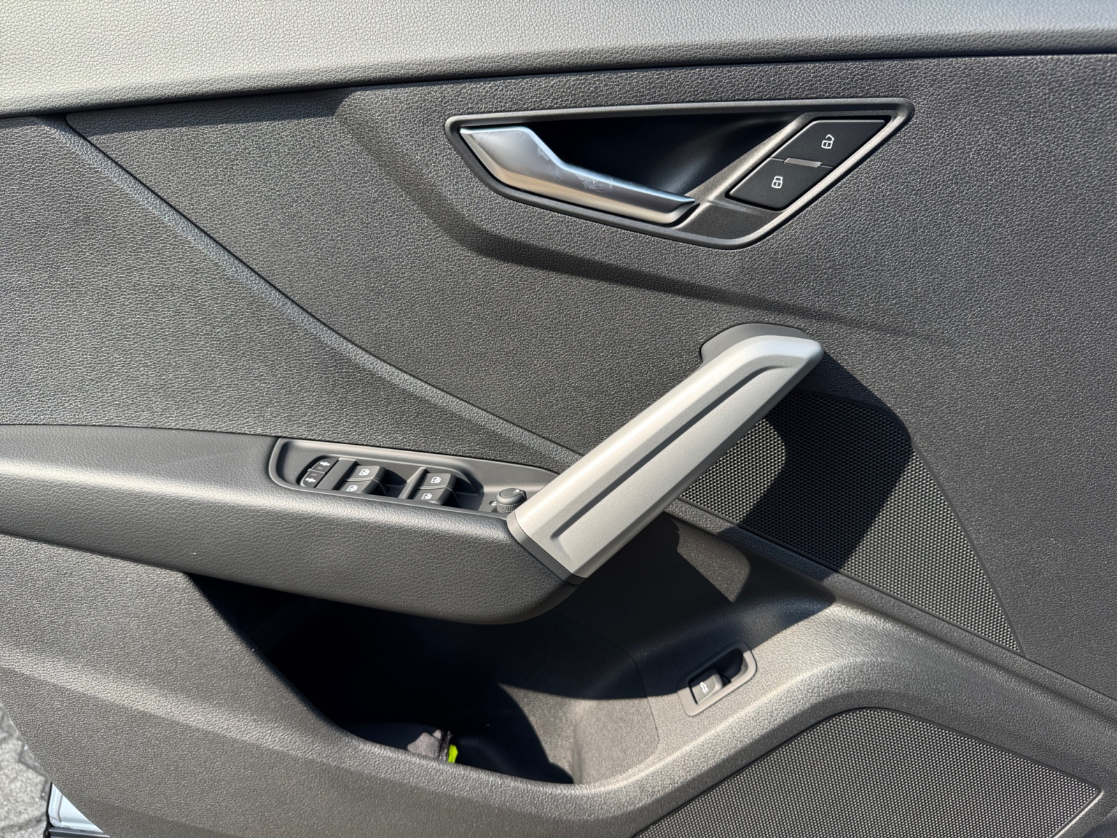 Q2 advanced 35 TFSI 110(150)  S tronic matrix,LM