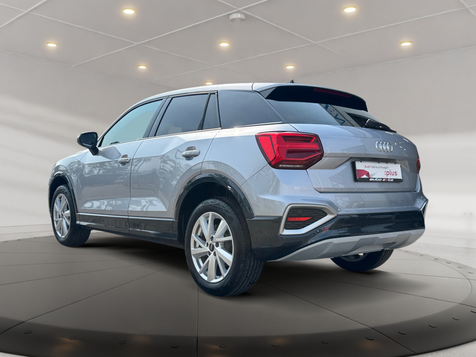 Q2 advanced 35 TFSI 110(150)  S tronic matrix,LM