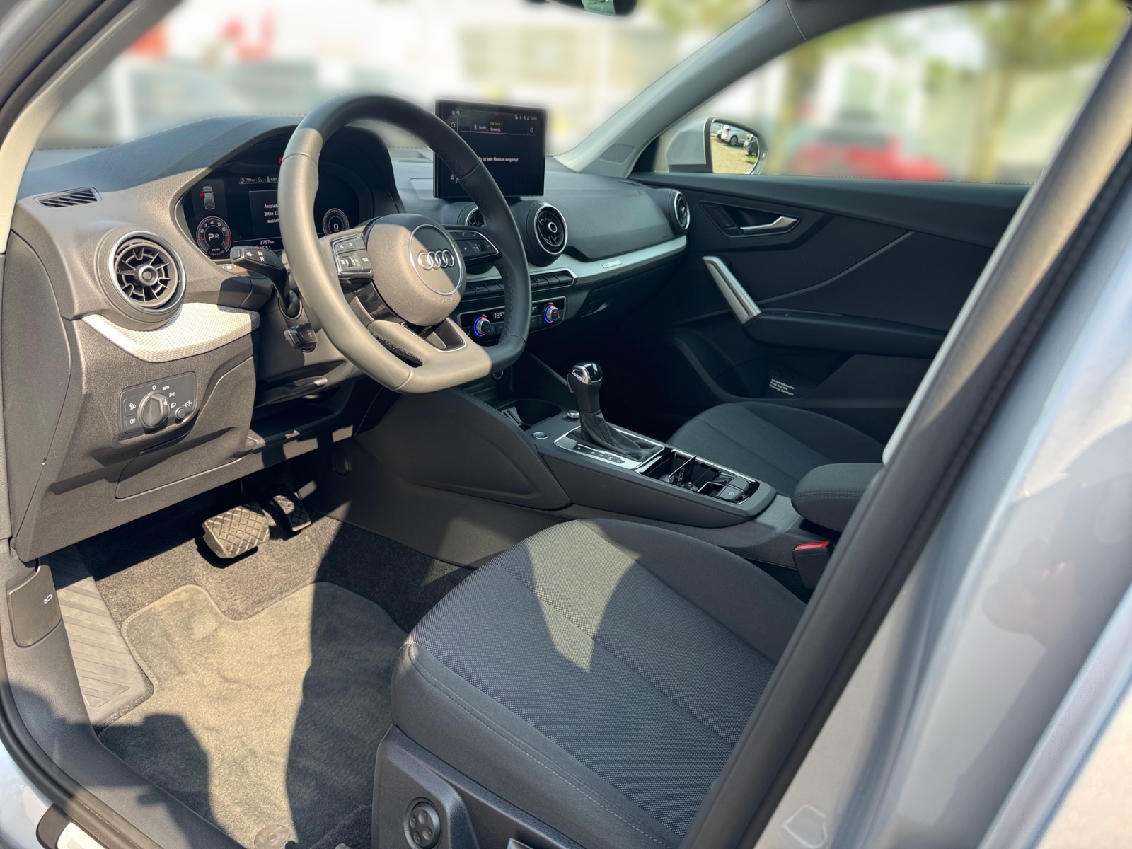 Q2 advanced 35 TFSI 110(150)  S tronic matrix,LM