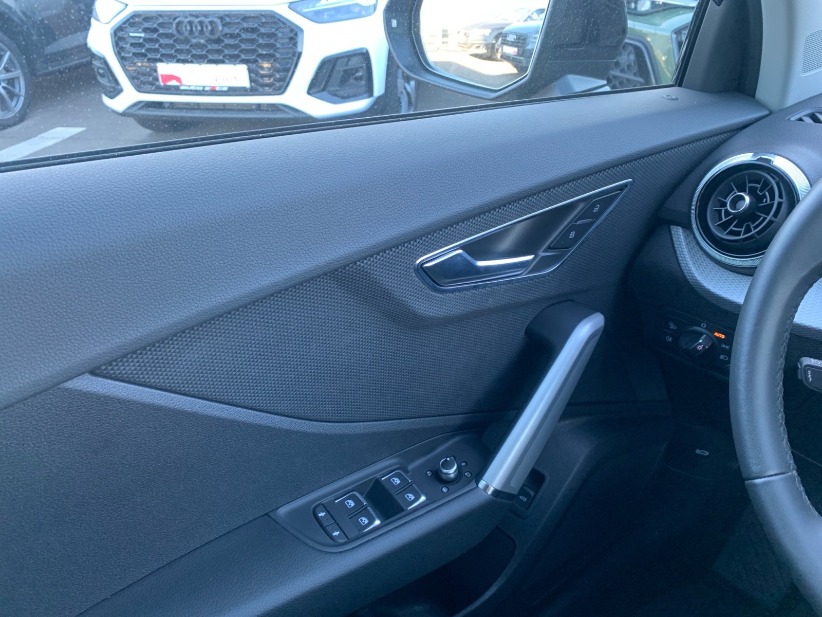 Q2 avanced 35 TFSI S tronic matrix,Kam.,PDC,AHK