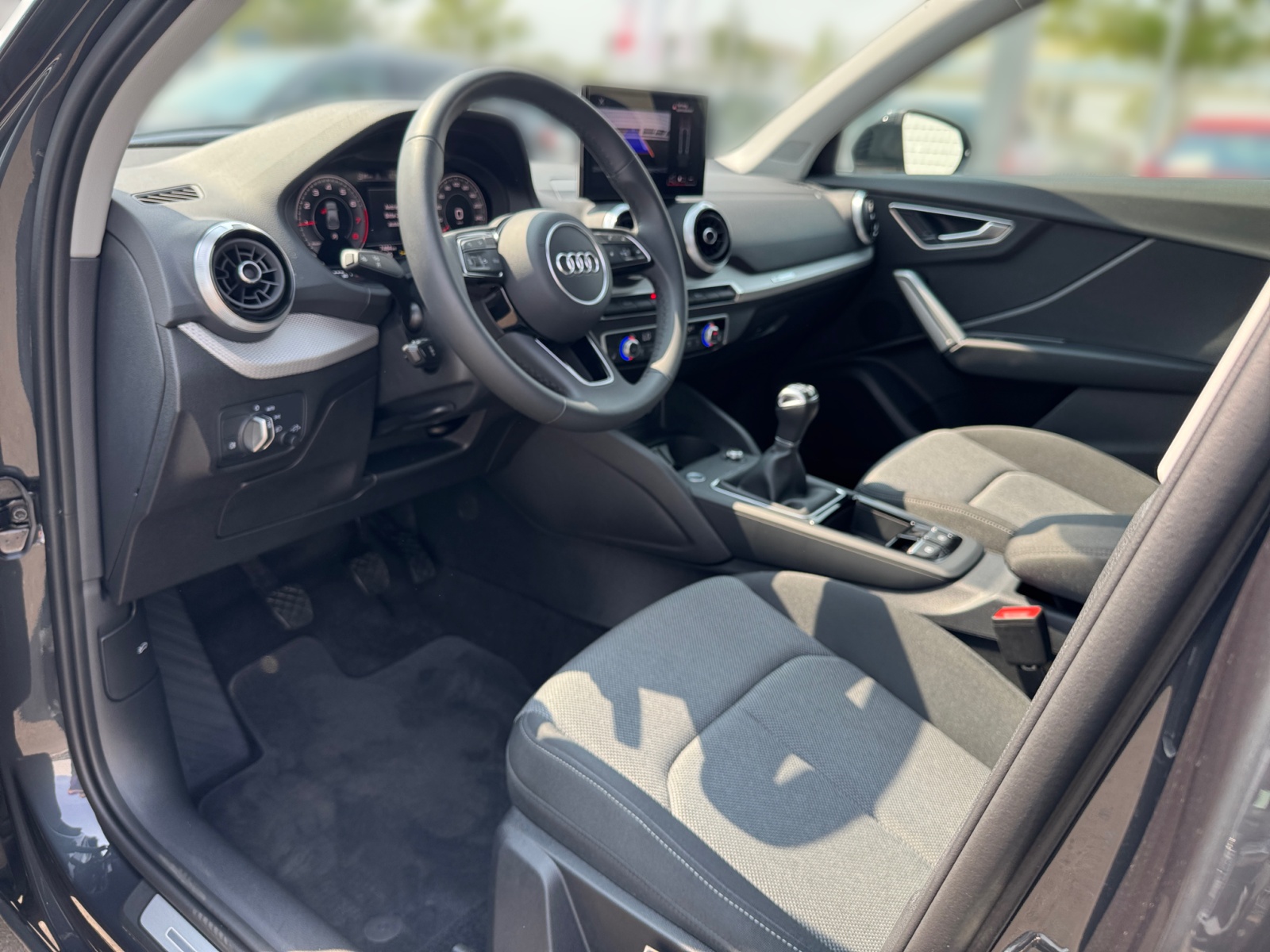 Q2 advanced 30 TFSI Schaltgetriebe Kam.,PDC,AHK