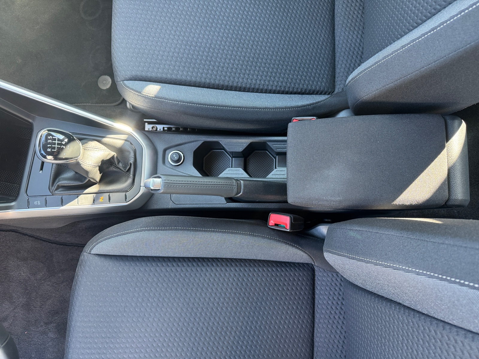 Taigo 1.0TSI LIFE PDC,Virtual,LED,2xKlima,KlimaA