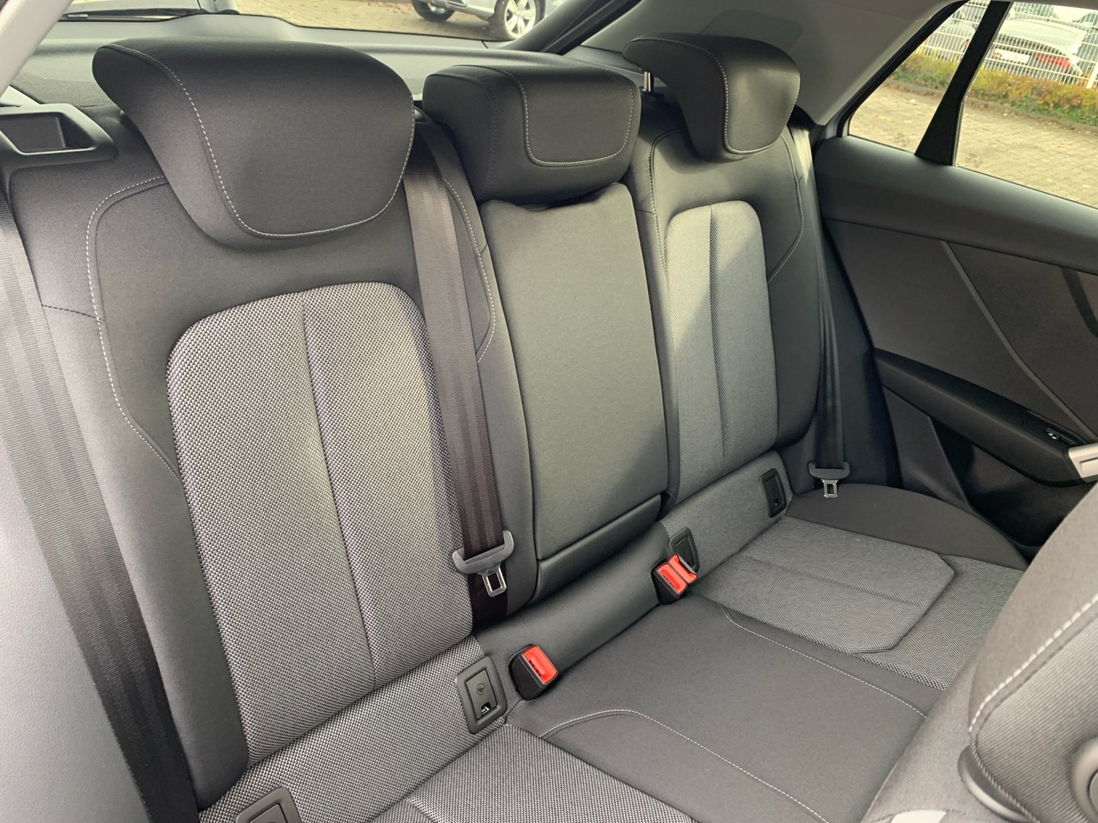 Q2 advanced 35 TFSI S tronic Kam.,PDC,Virtual,LM