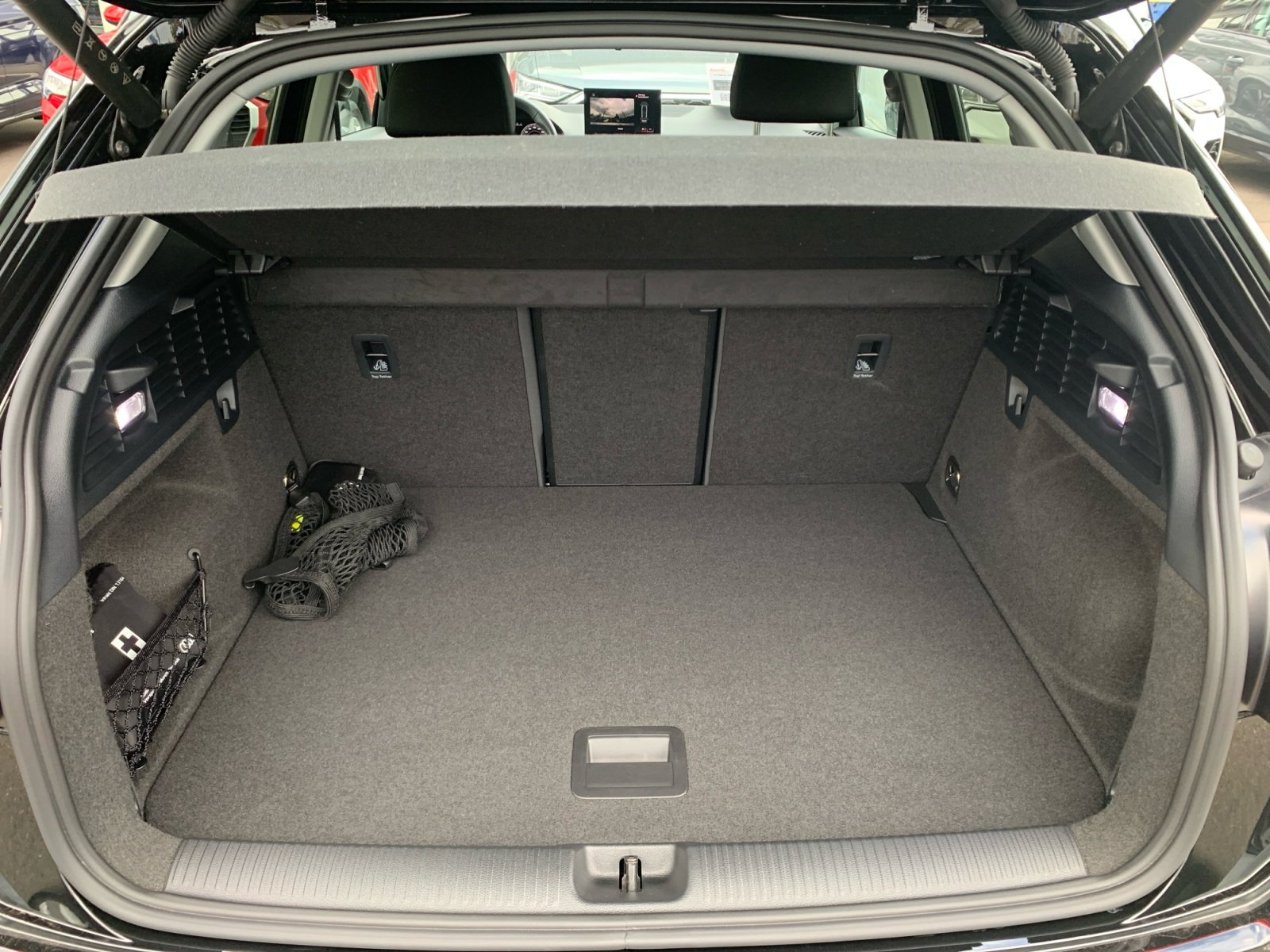 Q2 advanced 35 TFSI S tronic matrix,Kam.,PDC,AHK