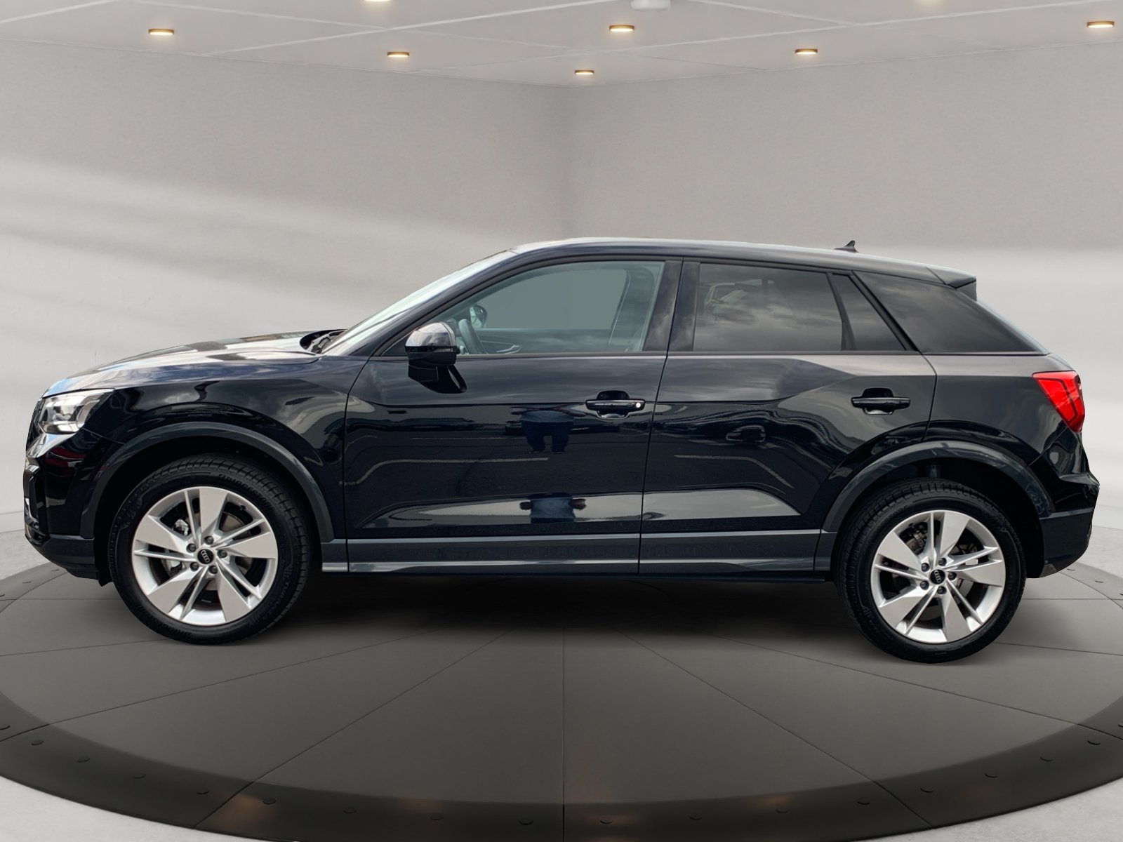 Q2 advanced 35 TFSI S tronic matrix,Kam.,PDC,AHK