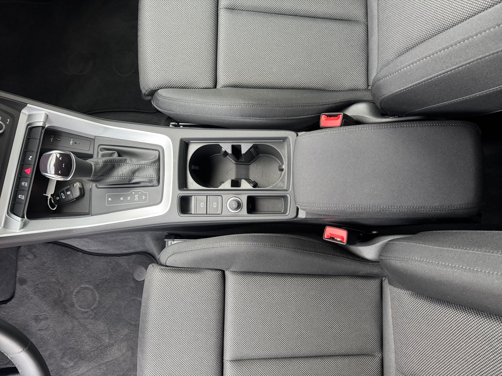 Q3 advanced 35 TFSI S tronic matrix,PDC,Virtual