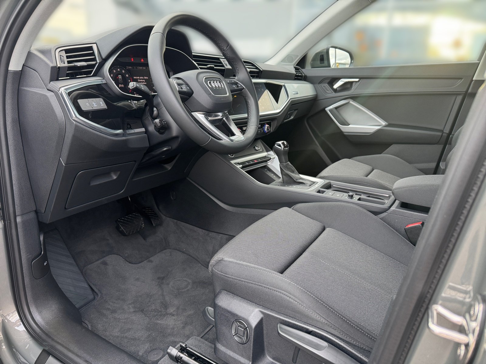 Q3 advanced 35 TFSI S tronic matrix,PDC,Virtual