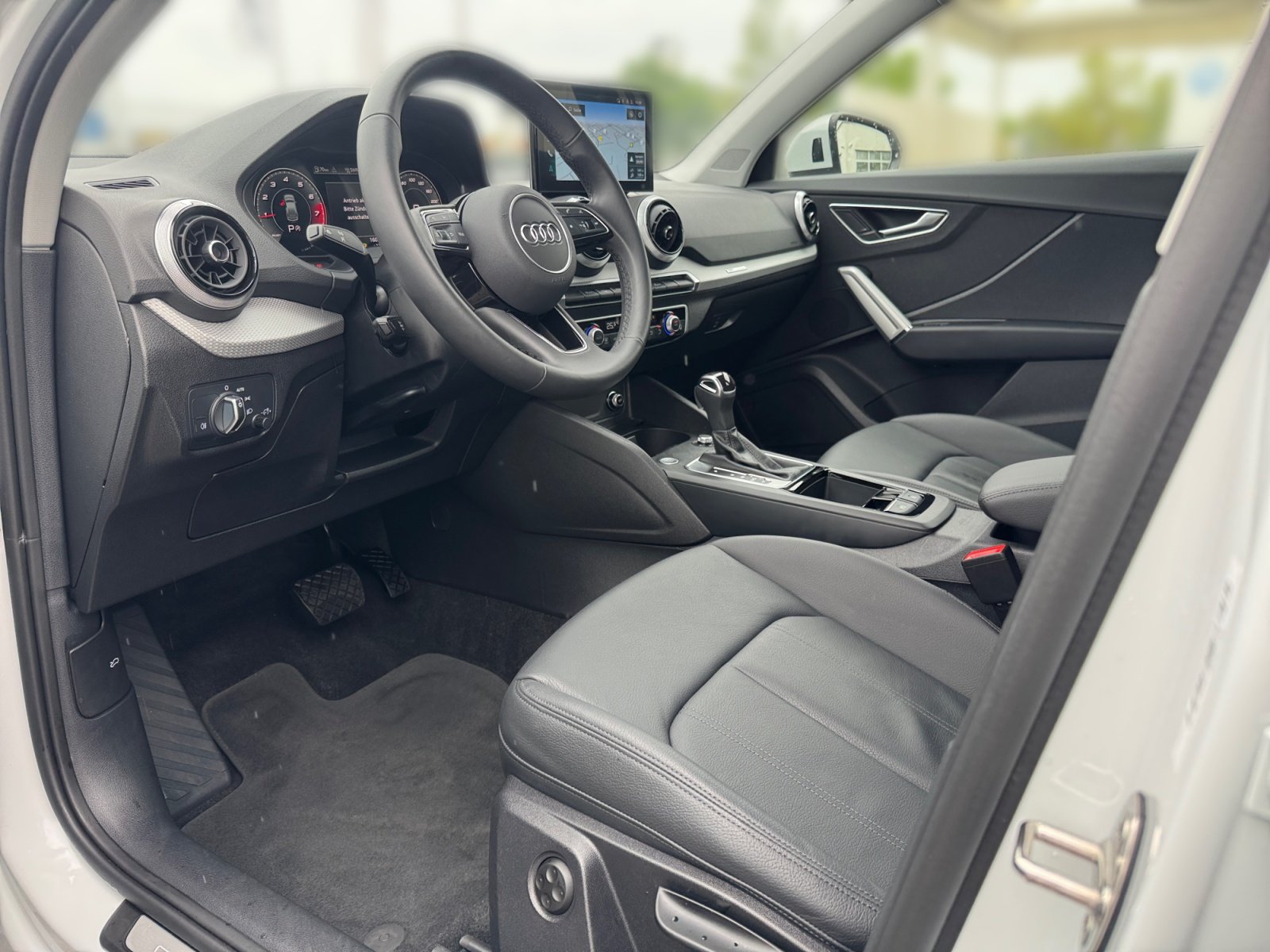 Q2 S line 35 TFSI S tronic S Line,Kam.,PDC,LED