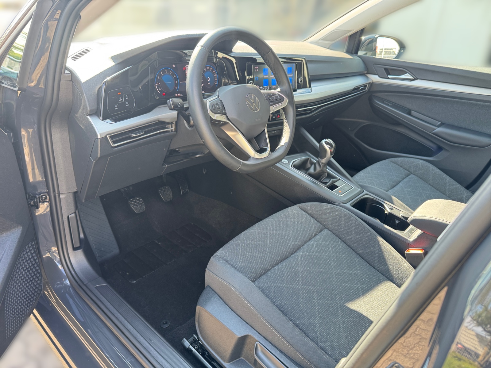 Golf VIII 1.5TSI Life ,Virtual,PDC,LED,SHZ,SpurH
