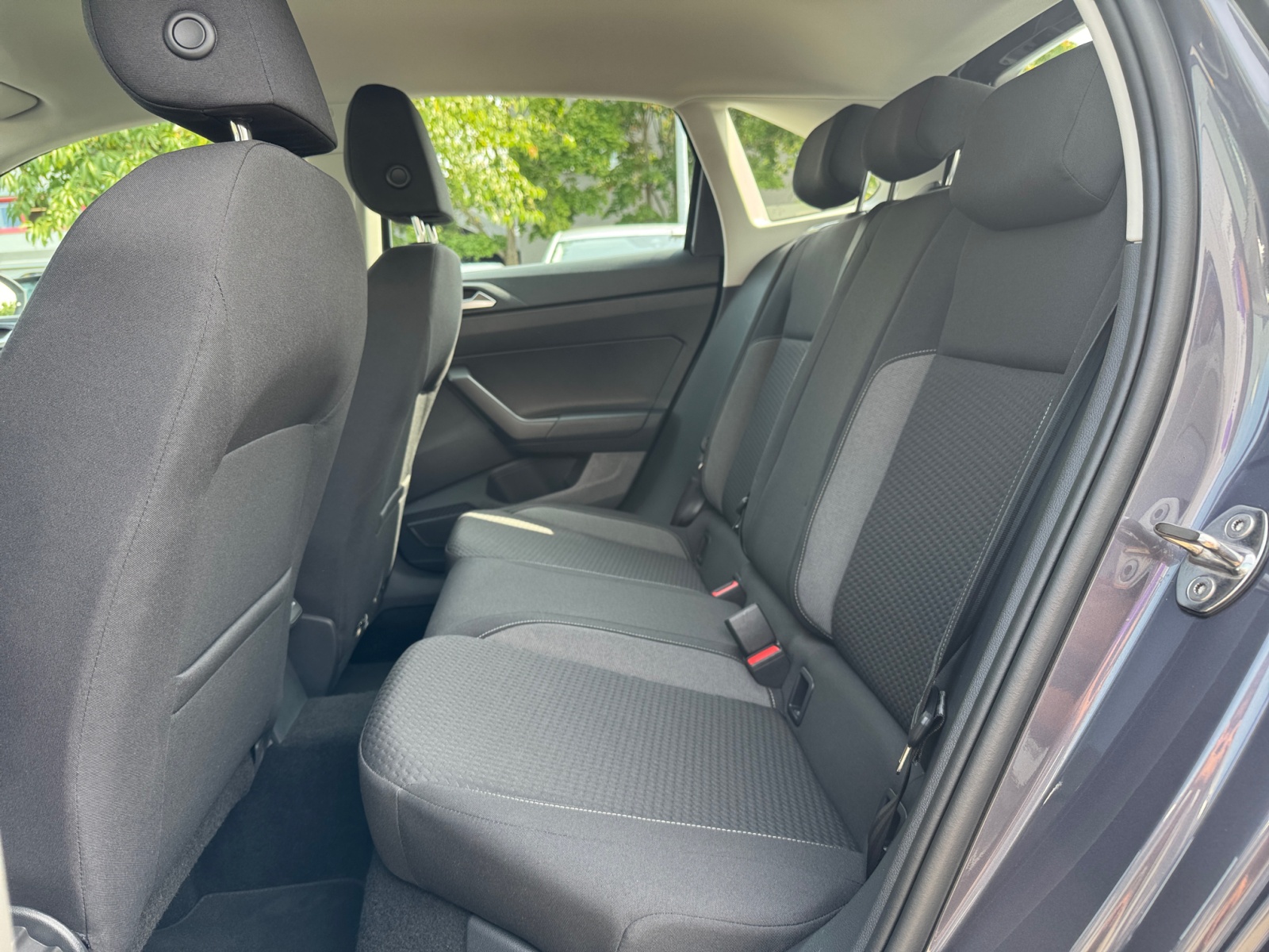 Taigo 1.0 TSI Life PDC,Virtual,AHK,LED,2xKlima